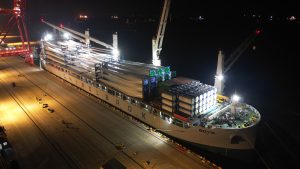 【产品动态】公司首批阿根廷出口项目叶片顺利发运